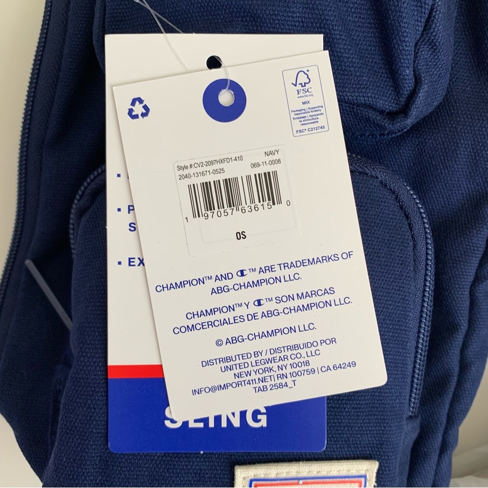Champion Sling Bag Crossbody Backpack NWT Unisex Navy Blue - Picture 3 of 14